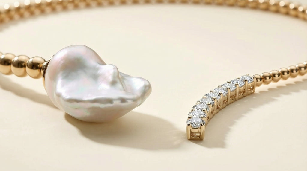 Pearl and gold necklace with diamonds